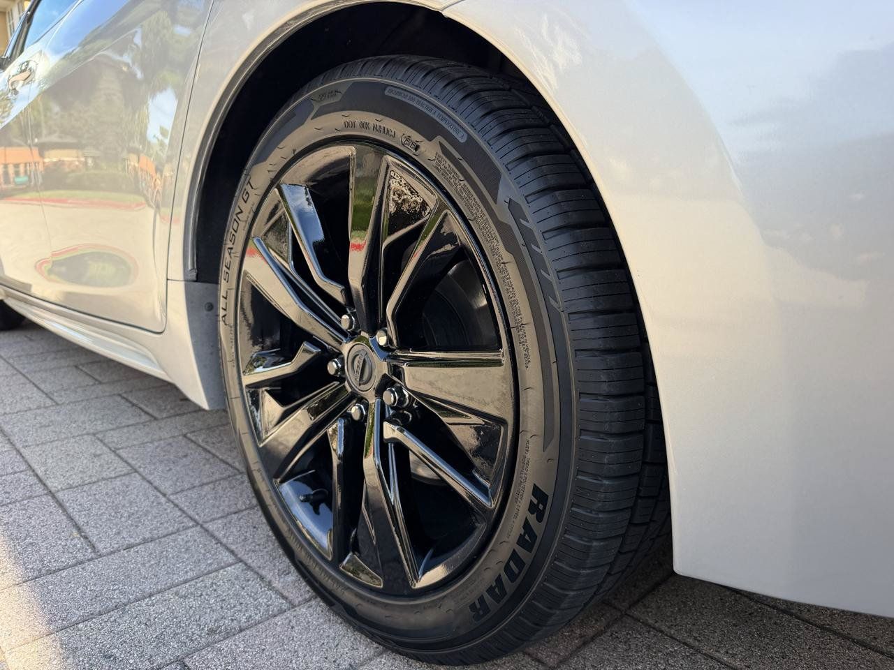 Used 2022 Nissan Maxima SV w/ Floor Mat Group FWD image 9