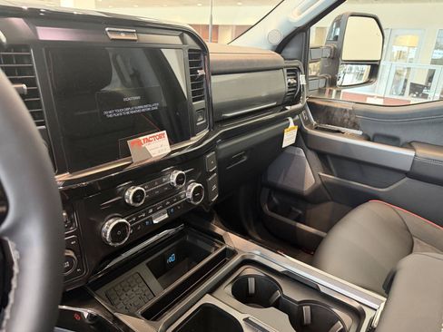 New 2026 Ford F250 Lariat w/ Black Appearance Package AWD/4WD image 20
