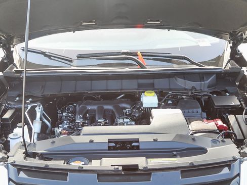 New 2025 Nissan Pathfinder SV FWD image 14