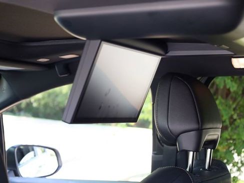 Used 2025 Toyota Sienna Platinum image 14