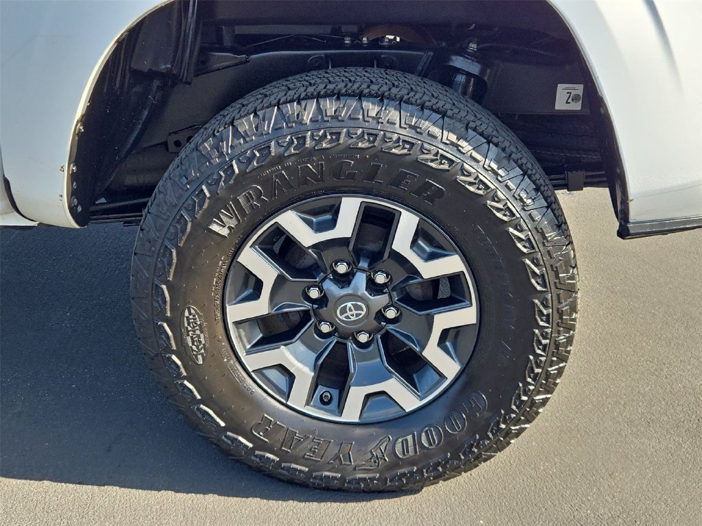 Used 2019 Toyota Tacoma SR5 RWD image 22
