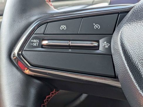 Used 2025 Chevrolet Equinox EV RS image 29