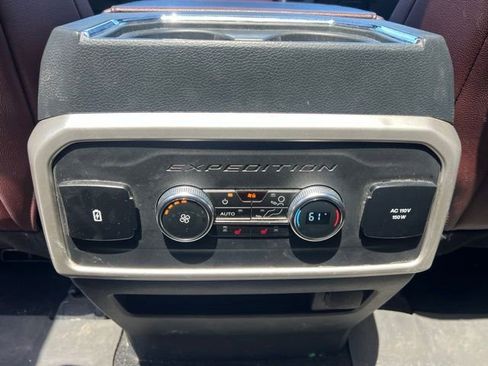 Used 2024 Ford Expedition Limited AWD/4WD image 20