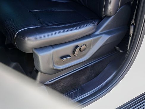 Used 2020 Ford Expedition Max XLT w/ Equipment Group 202A image 11