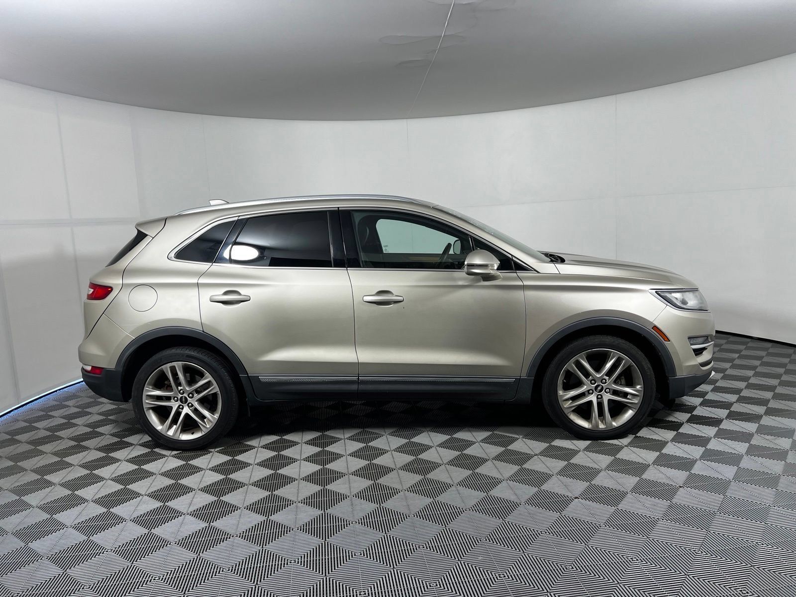 Used 2015 Lincoln MKC AWD w/ Equipment Group 102A Reserve image 4