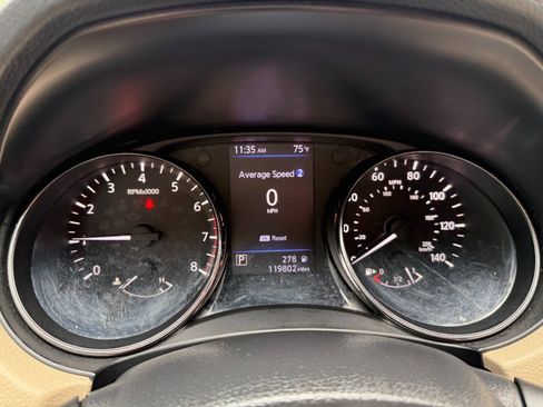 Used 2018 Nissan Rogue SV w/ Premium Package FWD image 23