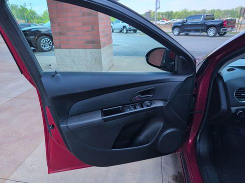 Used 2014 Chevrolet Cruze LT FWD image 11