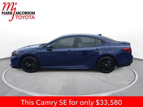 Used 2026 Toyota Camry SE FWD image 14
