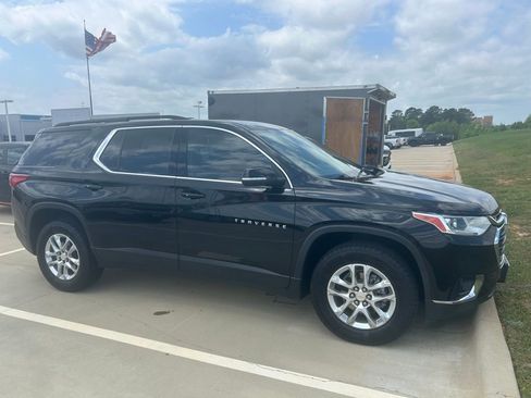 Used 2021 Chevrolet Traverse LT FWD image 14