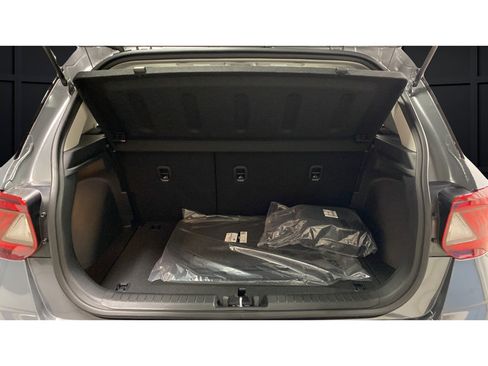New 2026 Hyundai Venue SE FWD image 25