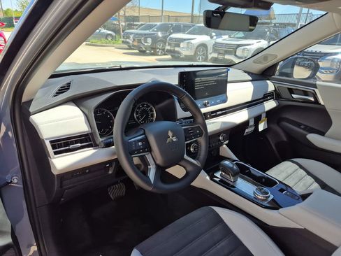 New 2026 Mitsubishi Outlander SE image 49