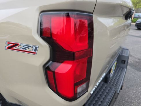 Used 2023 Chevrolet Colorado Z71 w/ Z71 Convenience Package 2 AWD/4WD image 37