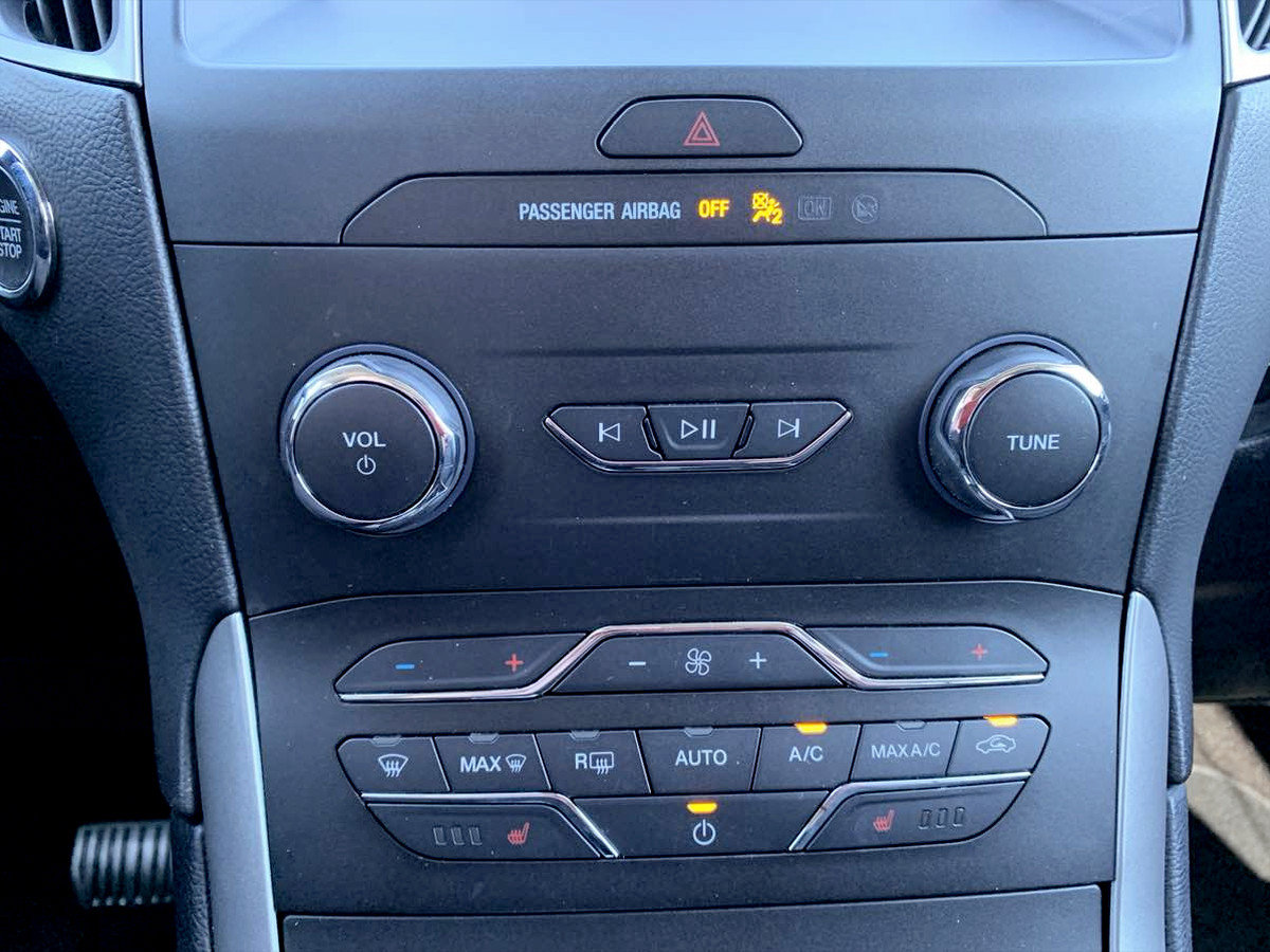 Used 2019 Ford Edge SEL AWD/4WD image 27
