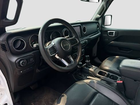 Used 2023 Jeep Wrangler Unlimited Sahara AWD/4WD image 9