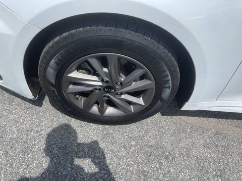 Used 2020 Kia Optima LX FWD image 27