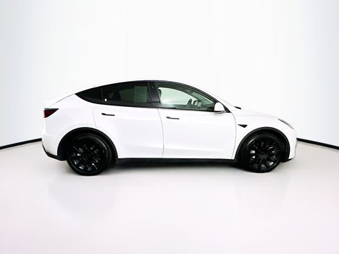 Used 2021 Tesla Model Y Long Range AWD/4WD image 10