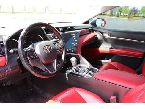Used 2019 Toyota Camry XSE FWD image 8