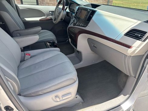 Used 2013 Toyota Sienna Limited w/ Premium Pkg AWD/4WD image 53