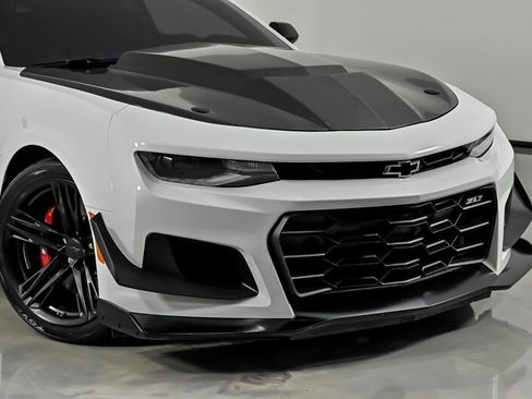 Used 2018 Chevrolet Camaro ZL1 RWD image 3