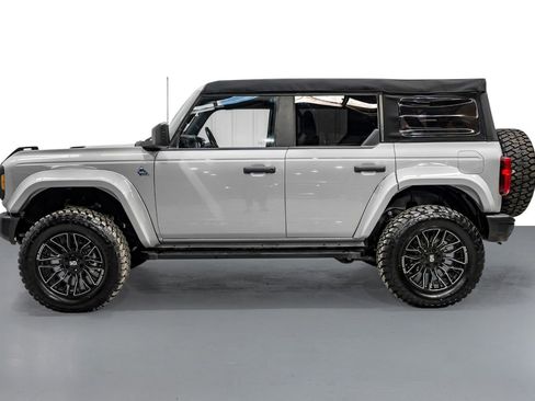 Used 2023 Ford Bronco Black Diamond image 10