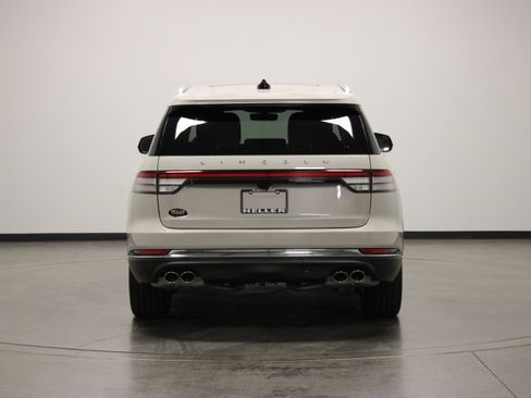 Used 2025 Lincoln Aviator Reserve w/ Illumination Package RWD image 7
