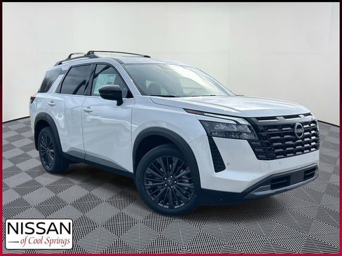 New 2026 Nissan Pathfinder SL w/ SL Premium Package AWD/4WD image 1
