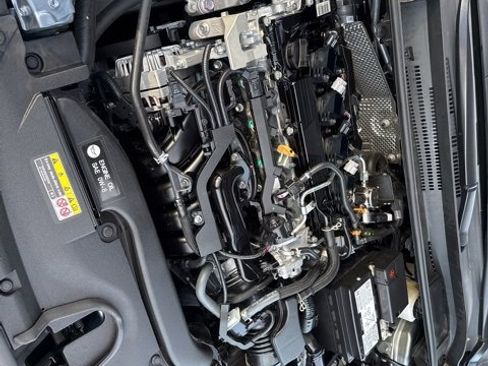 Used 2024 Toyota Corolla SE image 30