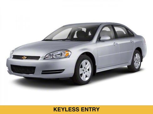 Used 2010 Chevrolet Impala LT w/ Luxury Edition Package FWD image 2