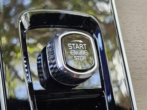 New 2026 Volvo XC90 B5 Plus image 32