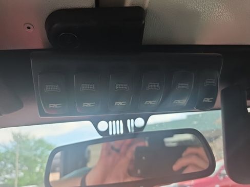 Used 2018 Jeep Wrangler Sport AWD/4WD image 10