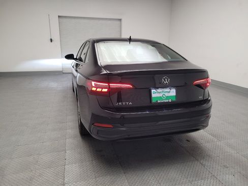Used 2024 Volkswagen Jetta SE FWD image 6