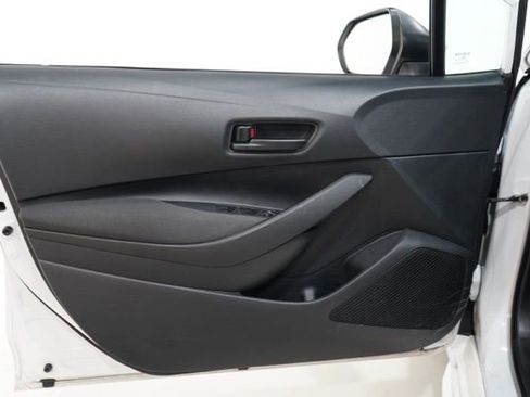 Used 2025 Toyota Corolla LE image 19