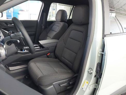 New 2026 Chevrolet Equinox LT w/ Safety and Technology Package image 23