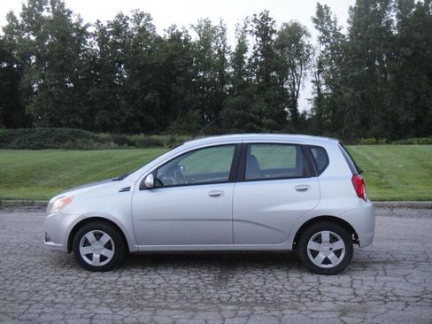 Used 2011 Chevrolet Aveo5 LT w/ Power and Convenience Package image 5