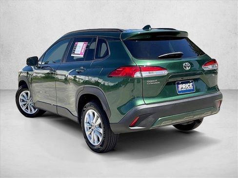 Used 2022 Toyota Corolla Cross LE w/ Moonroof Package FWD image 12