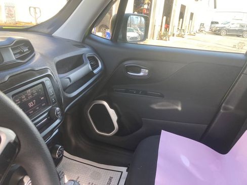 Used 2018 Jeep Renegade Sport w/ Power & Air Group image 16