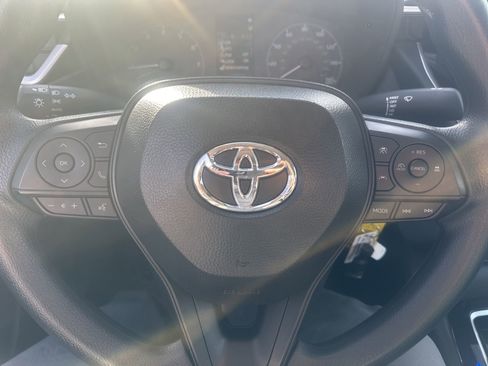 Used 2025 Toyota Corolla LE FWD image 22