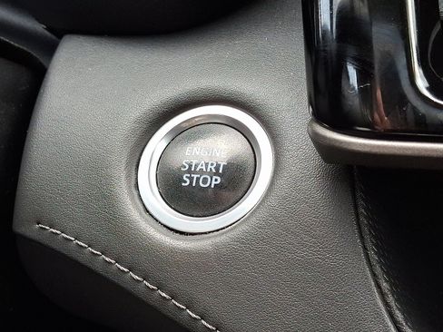 Certified 2021 Toyota Highlander XLE image 27