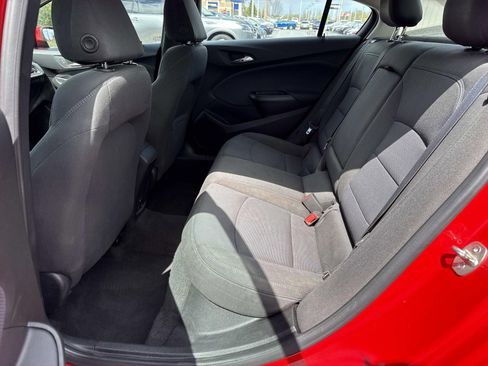 Used 2018 Chevrolet Cruze LT w/ Convenience Package FWD image 28