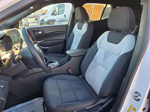 Used 2024 Chevrolet Trax RS w/ Driver Confidence Package image 16