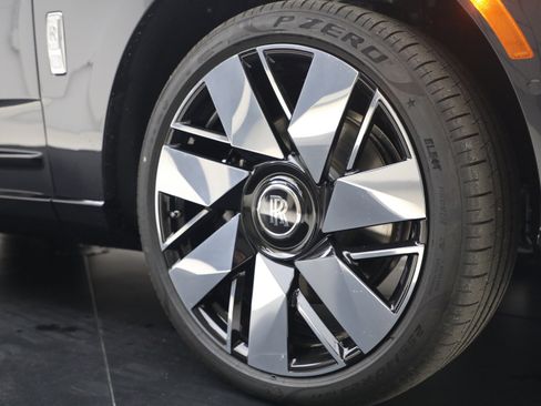 New 2026 Rolls-Royce Cullinan image 15