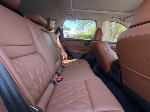 New 2026 Nissan Rogue Platinum AWD/4WD image 10