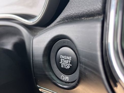 Used 2021 Jeep Grand Cherokee Limited image 20