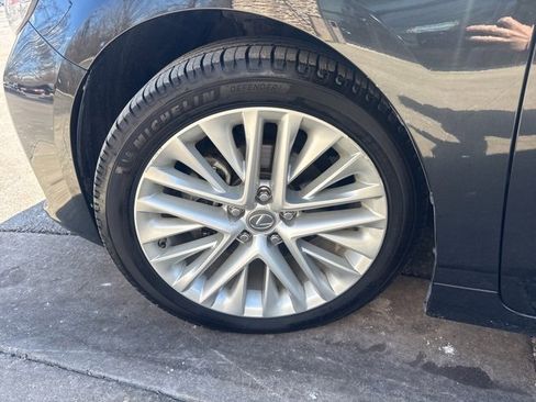 Used 2016 Lexus ES 350 w/ Luxury Package w/Wood Trim image 11