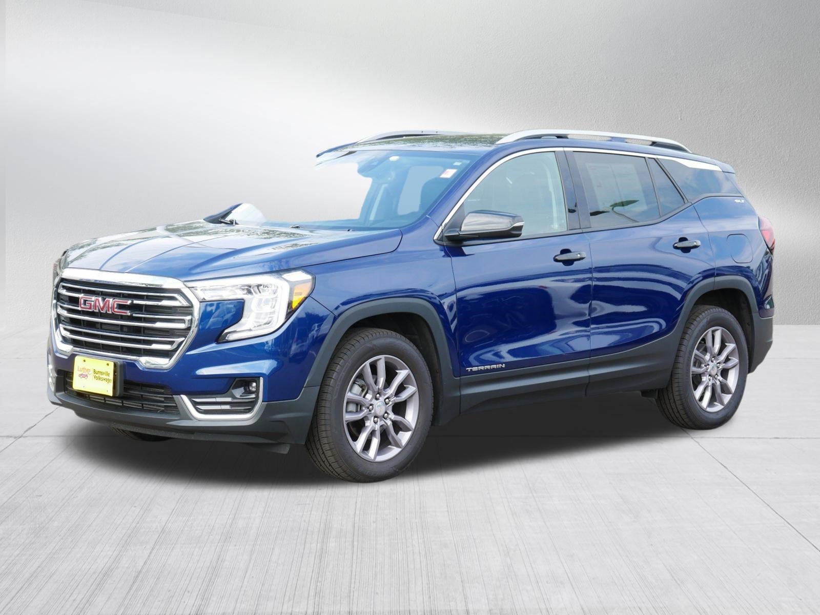 Used 2023 GMC Terrain SLT AWD/4WD image 3