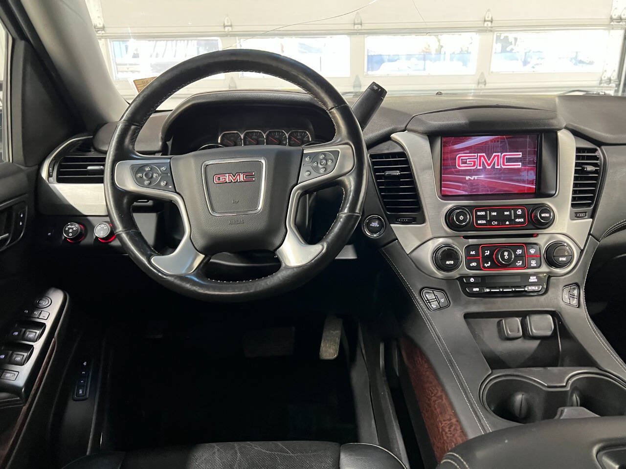 Used 2015 GMC Yukon XL SLT AWD/4WD image 8