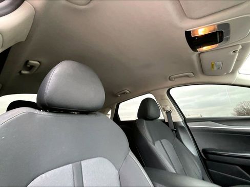 Used 2022 Kia K5 LXS image 19