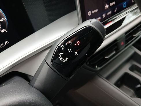 New 2026 Volkswagen Tiguan SE R-Line AWD/4WD image 23