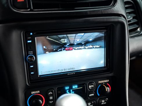 Used 2002 Chevrolet Corvette Z06 w/ Memory Pkg image 20