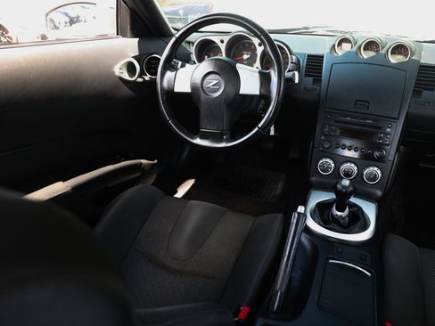 Used 2006 Nissan 350Z Coupe w/ (K96) Aerodynamics Pkg RWD image 18